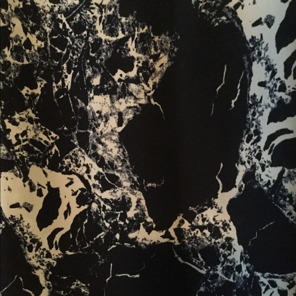 Blue & White Marble Pattern Top - Picture 5 of 5